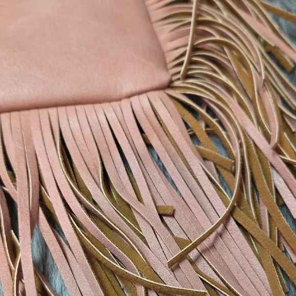NWT Chic Vegan Fringe Bag in Pink - Picture 5 of 7